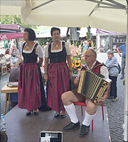 Brunnenfest 2018 auf dem Viktualienmarkt am 03. August 2018 (©foto: Martin Schmitz)